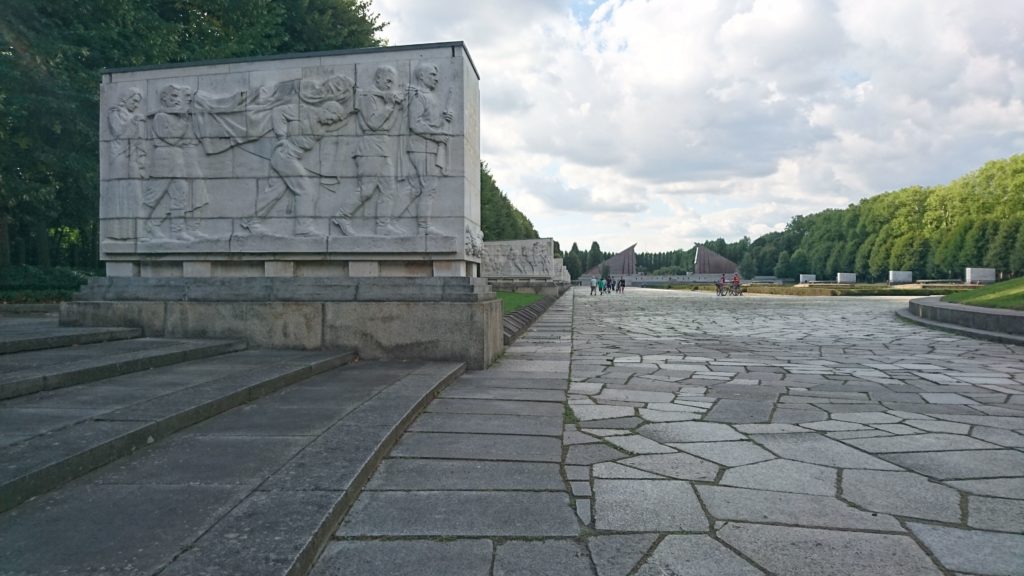 Memoriale sovietico a Treptow. Foto: BERLINS TAIGA