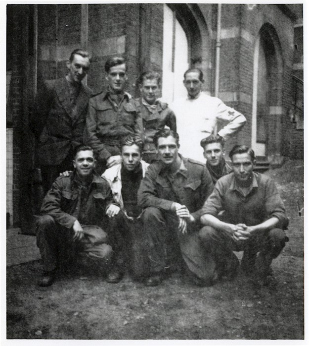 Hans Kuik (center) at the St. Elizabeth Gasthuis hospital. © Airborne Museum Hartenstein