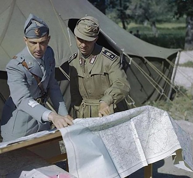 Prince Umberto on the front in Italy with Major Biagio Nini, May 1944. © Public Domain