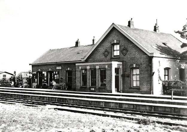 trainstation-wierden-around-1947