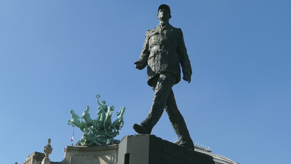 Statue De Gaulle 2