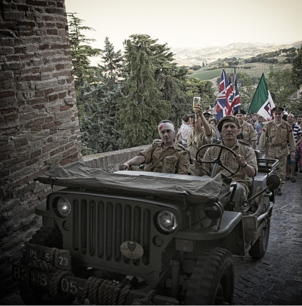 Allied army in Montegridolfo, re-enactment with actors