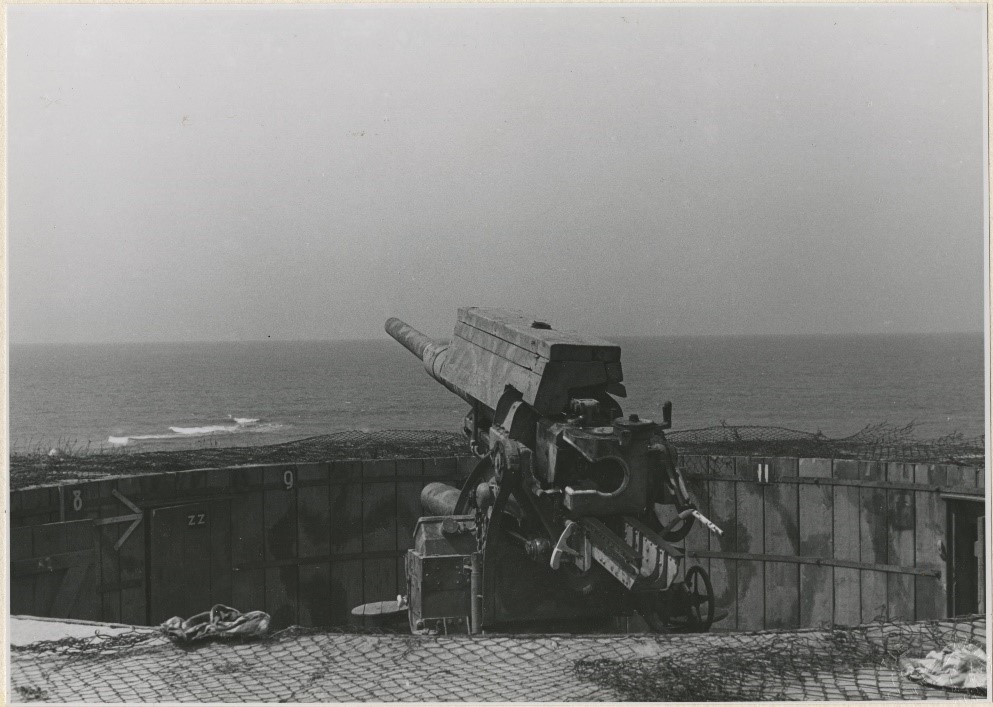 Artillery along the Altantic Wall during WWII. Westduinen near the Wieringsestraat. Image: police