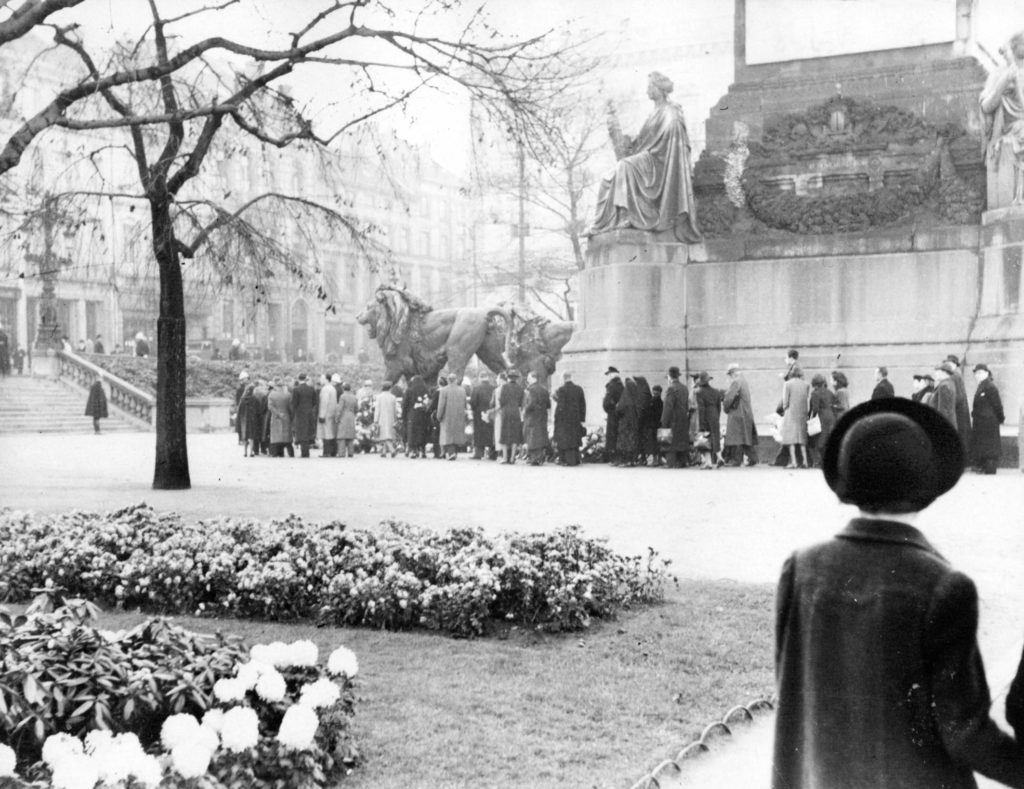 Manifestation patriotique, 11 novembre 1940