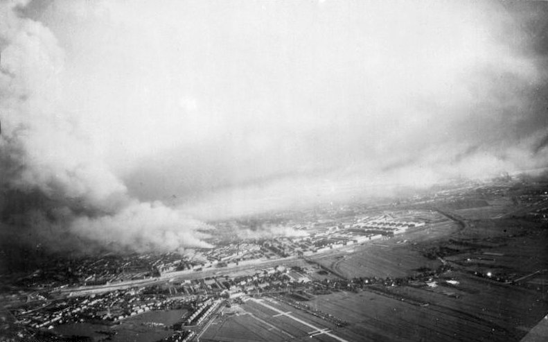 Rotterdam po niemieckim bombardowaniu, maj 1940