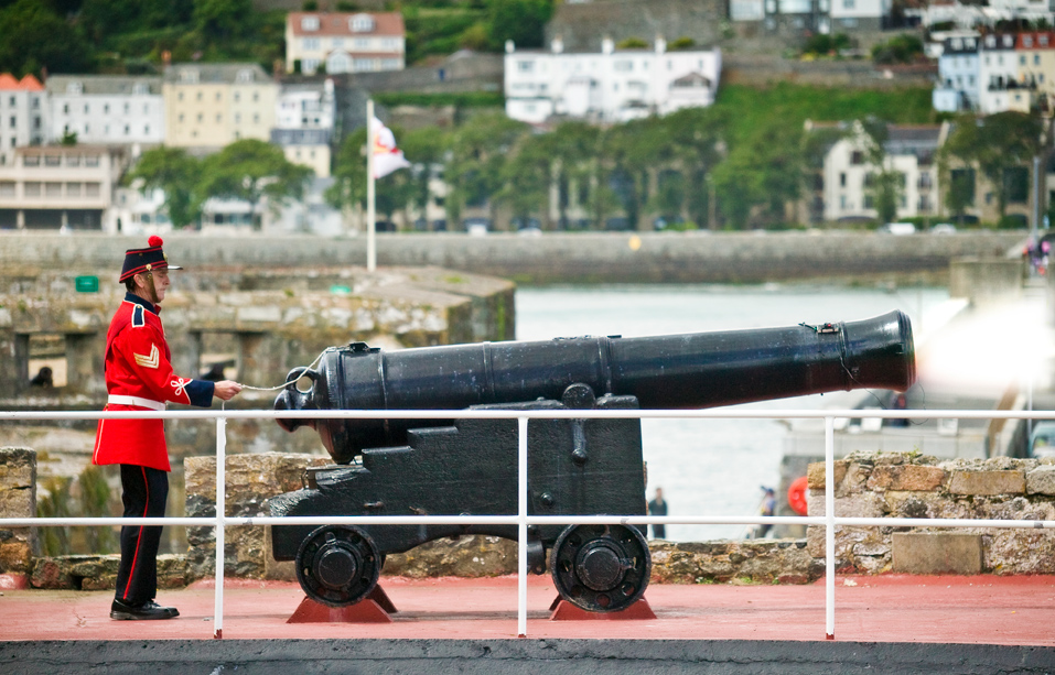 : Noon Day Gun at Castle Cornet